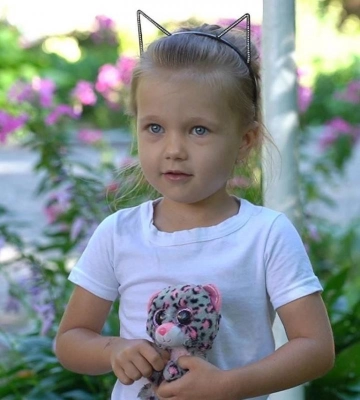 &quot;Ребенок счастлив, бегает и играет&quot;: 4-летняя Афина из Кривого Рога прошла курс реабилитации от Фонда Рината Ахметова