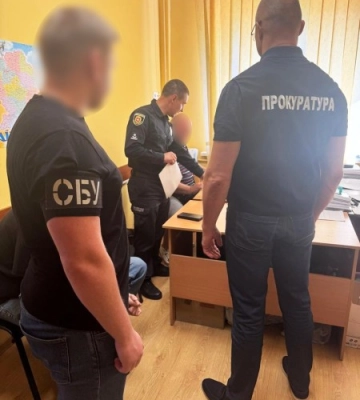 Під приводом гуманітарної допомоги ввезли в Україну на продаж 27 автомобілів, - на Рівненщині викрито спритників