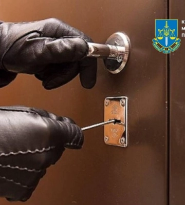 У Києві судитимуть няню та її спільника, які обікрали квартиру роботодавців жінки