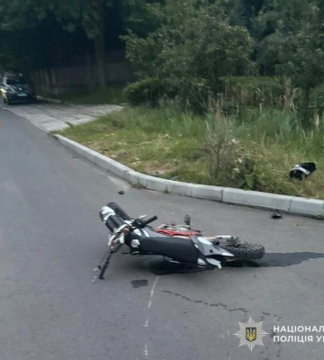 На Львівщині 15-річний мотоцикліст зіткнувся з автівкою
