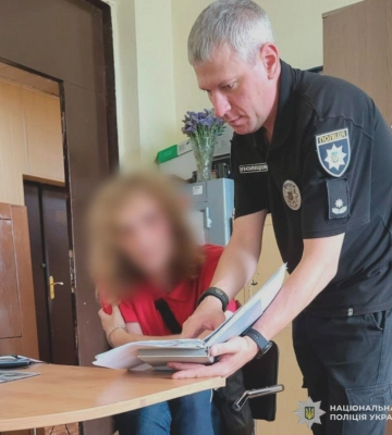 Совершал экономическое насилие: мужчину подозревают в издевательстве над мамой