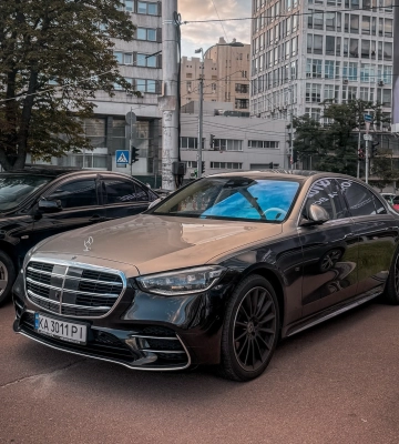 Волк в овечьей шкуре: в Киеве заметили мощный Mercedes Brabus 