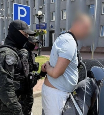 $15 тис. за продовження групи інвалідності: викрито організатора схеми. ФОТОрепортаж