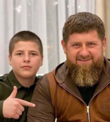 Несовершеннолетний сын Кадырова получил очередную должность Несовершеннолетний сын Кадырова получил очередную должность