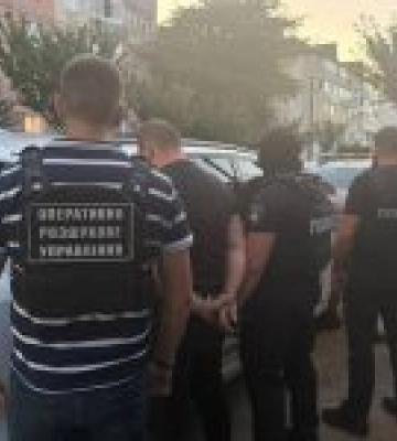 На Закарпатті за 1 тис дол США чоловік пропонував військовозобов’язаним нелегально перетнути кордон