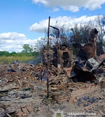 Рашисти вдарили балістичною ракетою по селу на Чернігівщині