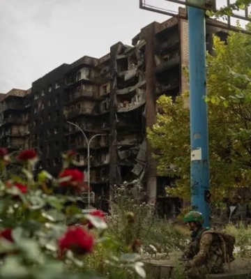 Покровськ після обстрілів російських КАБів став майже порожнім, а клумби троянд вціліли