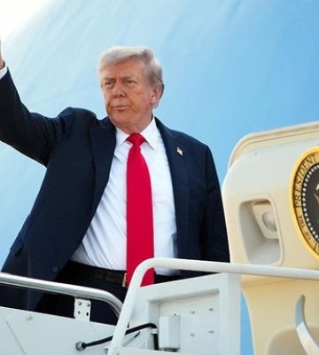 Трамп вылетел на Аляску на встречу с Путиным