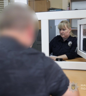 Поліція Сум затримала зловмисника, який пограбував жінку на центральному ринку