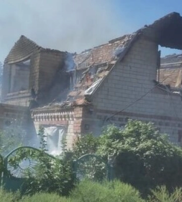 Ворожі атаки на Дніпропетровщину: поранений у Дніпровському районі чоловік - у важкому стані, на Нікопольщині - двоє постраждалих. ФОТОрепортаж