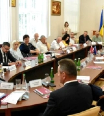 Круглий стіл у Луцьку: об’єктивне дослідження трагічних сторінок українсько-польської історії