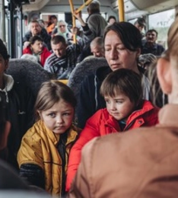 Понад 200 тисяч людей потребують евакуації з Донецької та Дніпропетровської областей — Мінрегіон