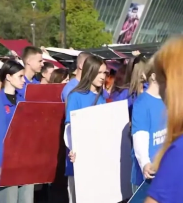 В Донецке коллаборанты мироточили на  Путина и Ким Чен Ына. ВИДЕО