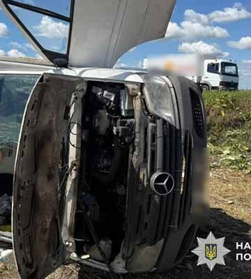 На Полтавщині внаслідок ДТП постраждала водійка мікроавтобусу