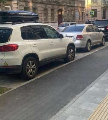Оновлений тротуар і велодоріжка: завершився ремонт ділянки вул. Героїв УПА