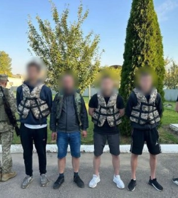 На Закарпатті суд обрав запобіжний захід двом організаторам незаконного переправлення через кордон