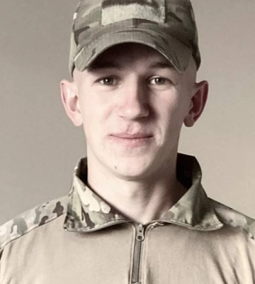 Родом з тимчасово окупованого Херсону: на Волині попрощаються з полеглим Героєм Віталієм Піщанським