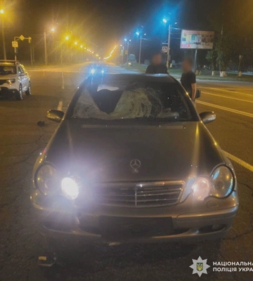 Mercedes на смерть сбил пешехода на Полтавском Шляхе в Харькове (видео)