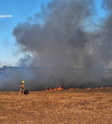 На Здолбунівщині загорілася стерня