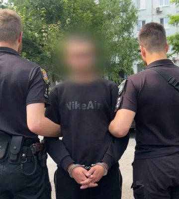 В Одесі двоє молодиків потрапили на лаву підсудних за обвинуваченням у підпалі автомобіля