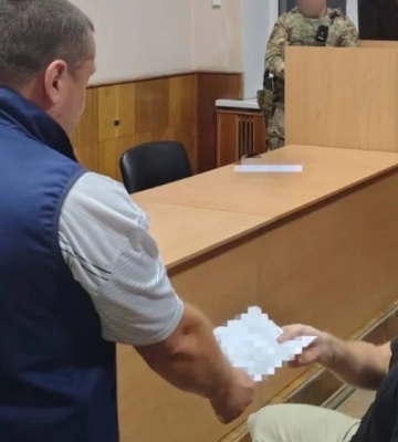 Мужчина в Харькове порезал ножом участкового и троих сотрудников ТЦК (видео)
