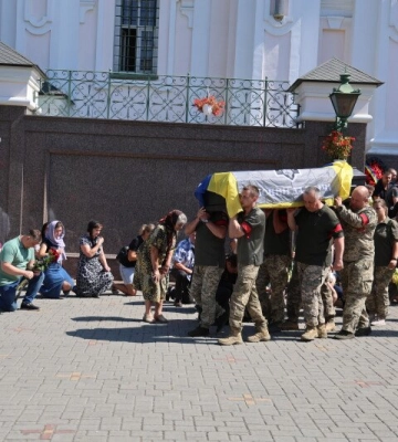 Луцька громада попрощалася з 33-річним Героєм Юрієм Васюком