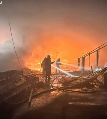 На Львівщині сталася масштабна пожежа на деревообробному підприємстві