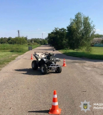 Нетвереза ДТП на Київщині: легковик протаранив квадроцикл, є поранений