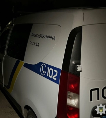 Скандал із дружиною вивів поліцейських на склад зброї в гаражі жителя Одещини, - ФОТО