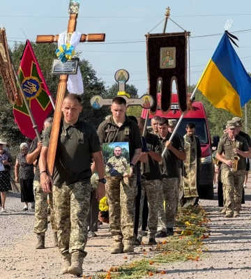 Нововолинська громада попрощалася з Героєм-прикордонником Олександром Герасимчуком