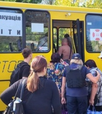 Принудительная эвакуация на Донетчине: из ряда сел начали вывозить семьи с детьми