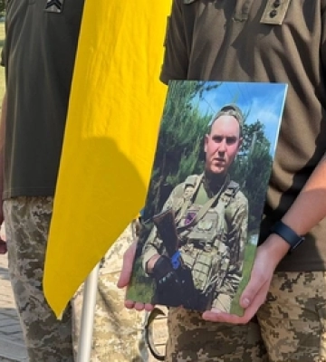 Нововолинська громада попрощалася із юним воїном Олександром Герасимчуком 