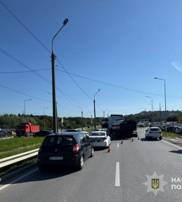 На Тернопільщині внаслідок ДТП потрапив до лікарні водій одного з автомобілів-учасників
