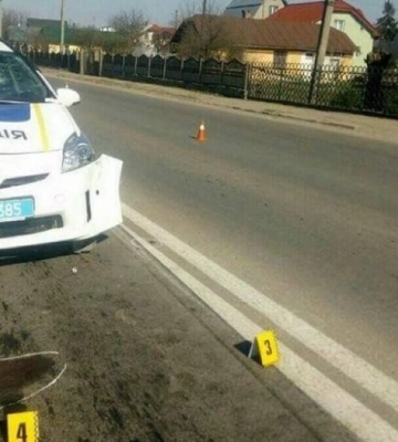 На Франківщині автівка переїхала тіло чоловіка збитого автопоїздом