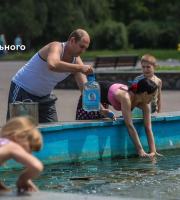 На ТОТ Донбасу окупанти спричинили різкий стрибок цін на питну воду - ЦНС