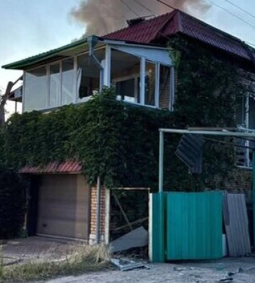 Вечером враг дважды обстрелял Славянск в Донецкой области, ранена женщина. ФОТОРЕПОРТАЖ