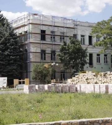 В Мелитополе оккупанты отмывают деньги на стройке МелГУ (фото, документы)