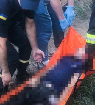 На Буковині троє чоловіків загинули в колодязі (ФОТО)