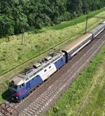 На Острожчині під поїздом загинула пенсіонерка