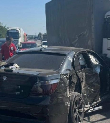 Масштабна аварія на Львівщині за участю BMW, Tesla та вантажівки: семеро постраждалих, - ФОТО