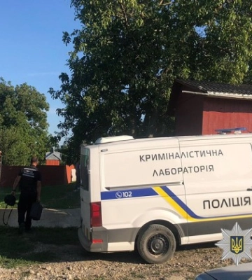 На Буковині затримано молоду жінку, яка до смерті побила стареньку пенсіонерку