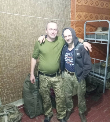 «Передбачав, що повернеться в кращому випадку – трьохсотим, у гіршому – двохсотим: спогади про Героя з Волині Віктора Романюка