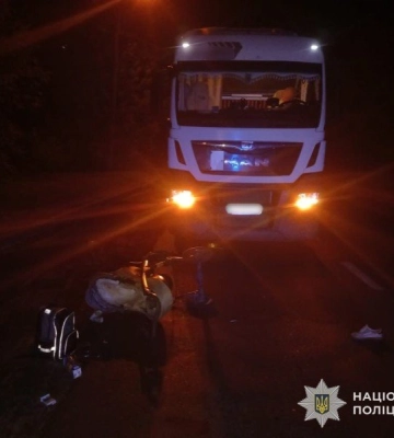 У Львові 43-річна жінка потрапила в реанімацію через наїзд вантажівки У Львові 43-річна жінка потрапила в реанімацію через наїзд вантажівки