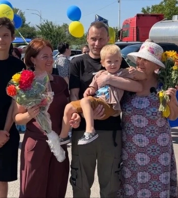 Додому з російського полону повернувся останній захисник Зміїного