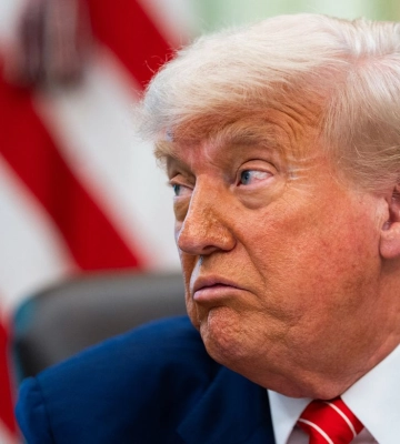 Намек на &quot;компромисс&quot;? Трамп репостнул твит о возможной потере территорий Украиной
