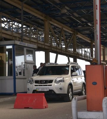 Пасажиропотік через кордон залишається на рекордному для воєнного часу рівні – дані Держприкордонслужби