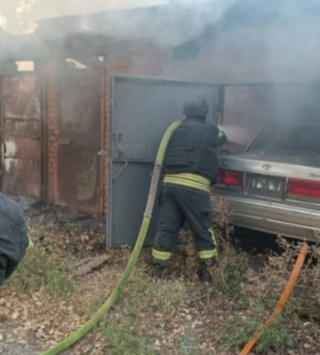 Росіяни повторно обстріляли рятувальників у Костянтинівці: пошкоджено техніку