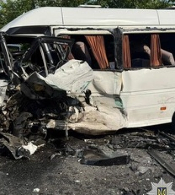 В результате ДТП в Хмельницкой области пострадали 16 человек