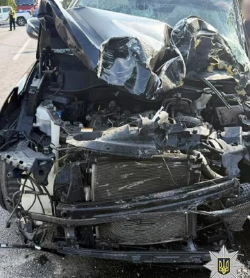Автобус з людьми потрапив в серйозну аварію на Хмельниччині: багато людей постраждали. Фото