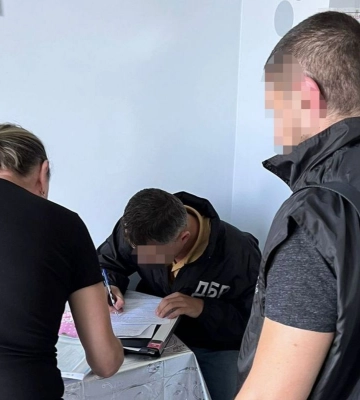 Керівник Марʼїнського райсуду Донецької області та його працівники підозрюються у низці злочинів проти України